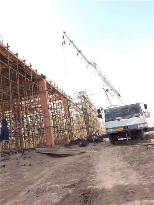 阿拉善盟吊车作业的安全注意事项有哪些？