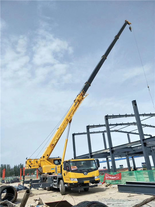 阿拉善盟超高层建筑钢结构吊装案例